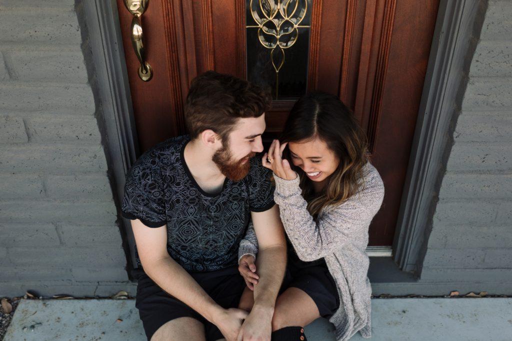 Mesa Hipster Couple has cozy in home photo session