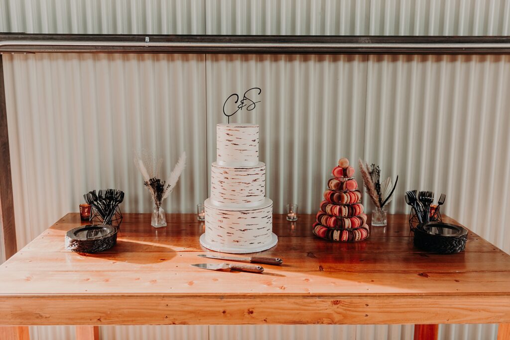 wedding cake that looks like tree bark