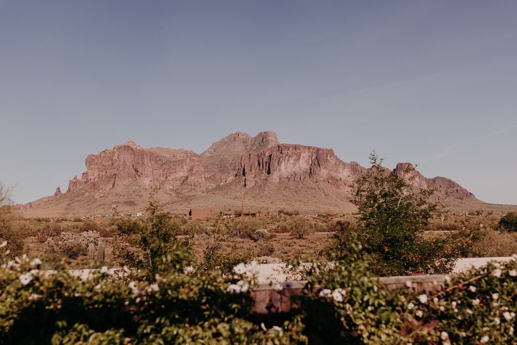 superstition mountains at the paseo wedding venue