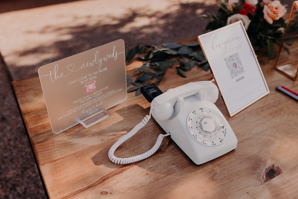 vintage phone for leaving voicemails at wedding